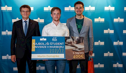 Član ekipe Blockchain Lab:UM Martin Domajnko med najboljšimi študenti UM