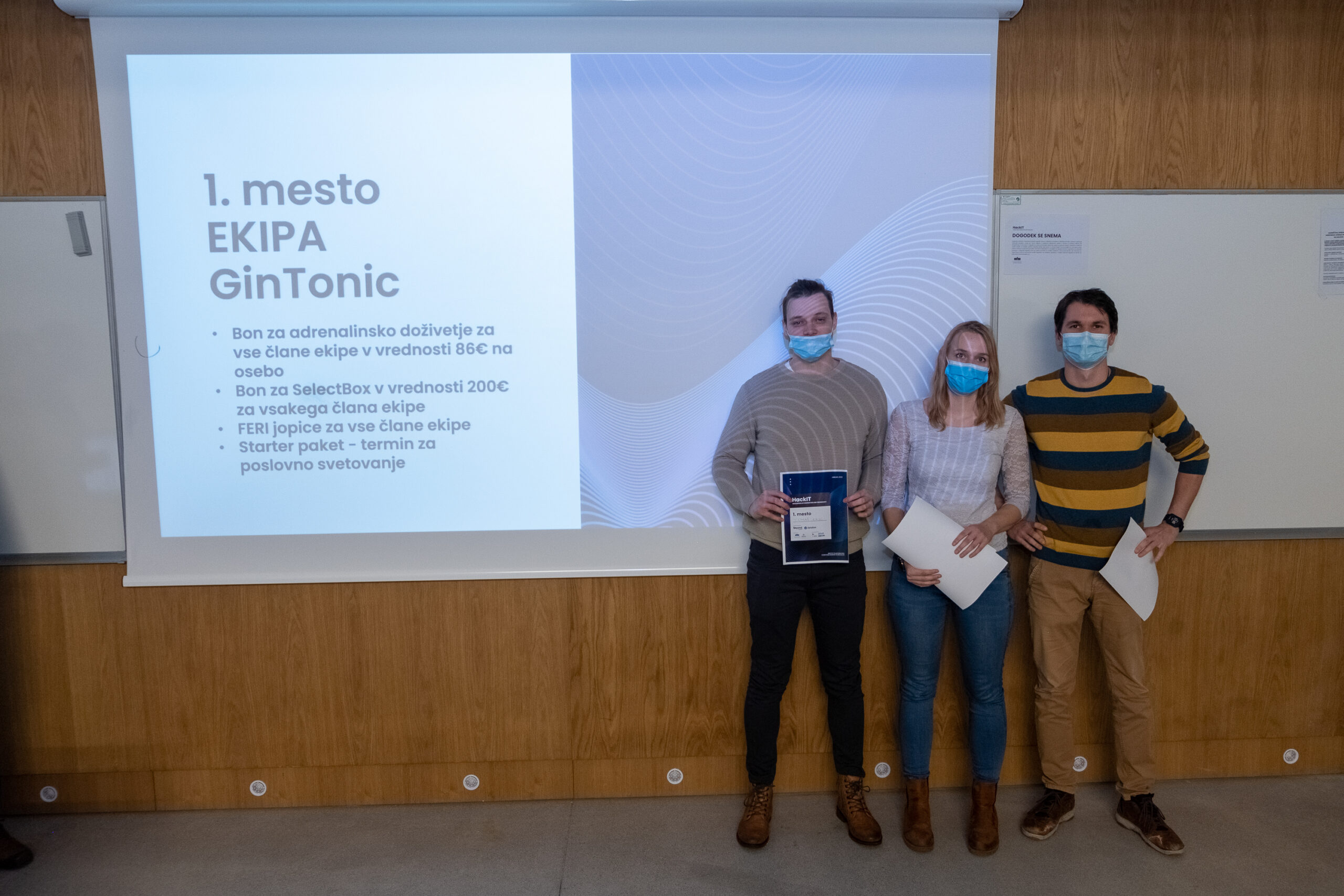 Zaključil se je Hackathon HackIT